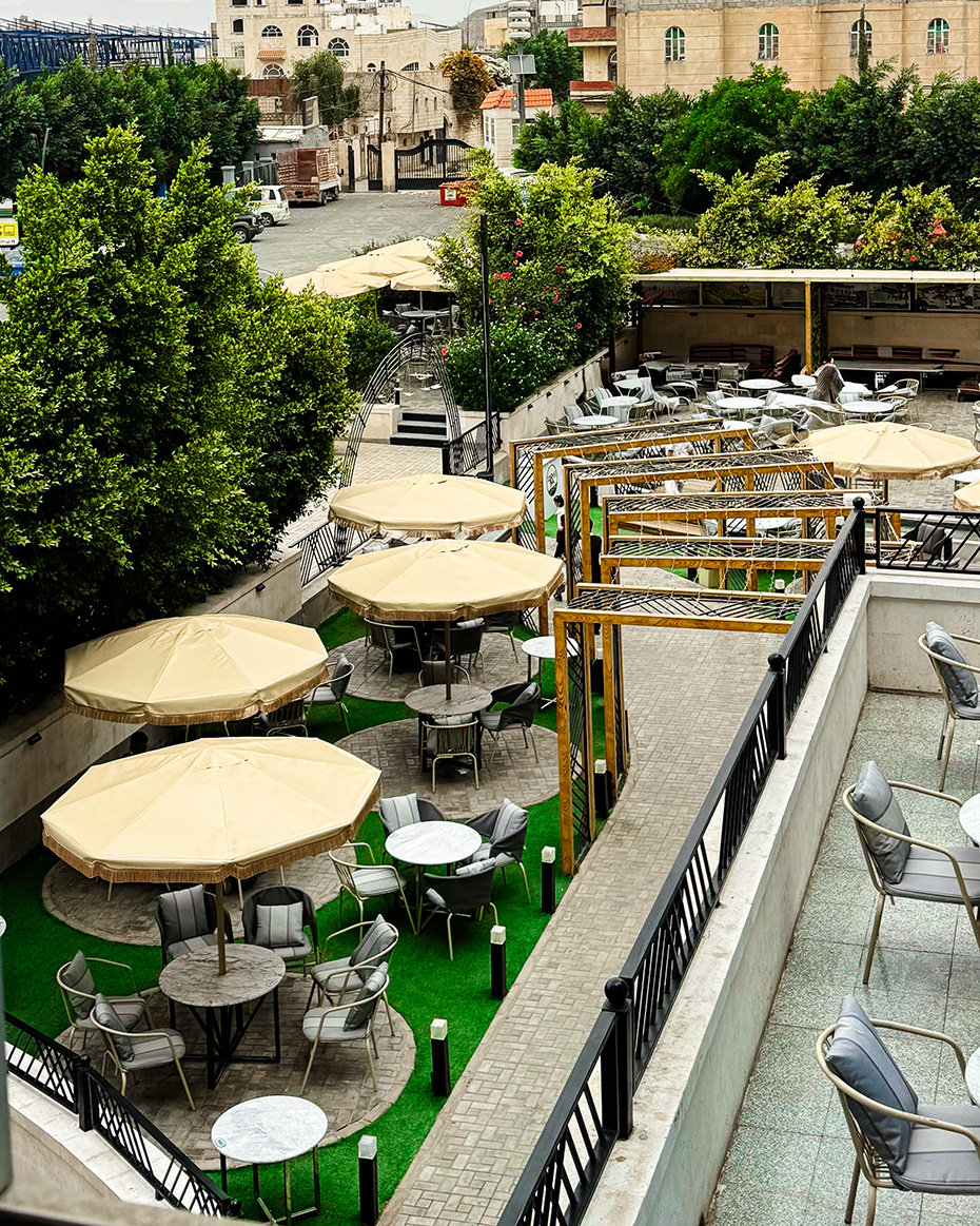 لعمادي سنتر حراز كوفي اكبر كافيه في الشرق الاوسط